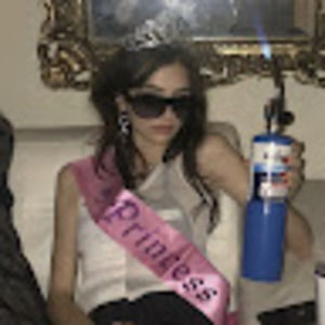 Meet your Posher, Madi